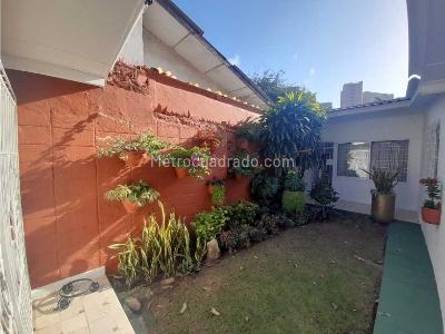Casa de 4 alcobas en venta en Villa Del Este, Barranquilla, 408 m² · foto 4 de 20