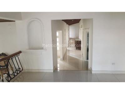 Casa de 4 alcobas en venta en El Golf, Barranquilla, 729 m² · foto 3 de 19