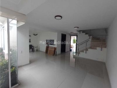Casa de 3 alcobas en venta en La Castellana, Barranquilla, 220 m² · foto 3 de 14