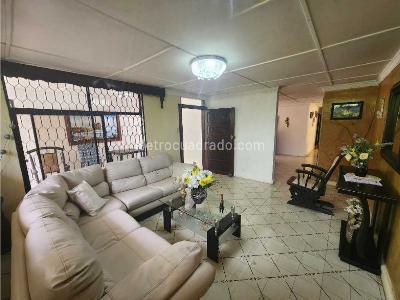 Casa de 5 alcobas en venta en Los Jobos, Barranquilla, 350 m² · foto 2 de 20