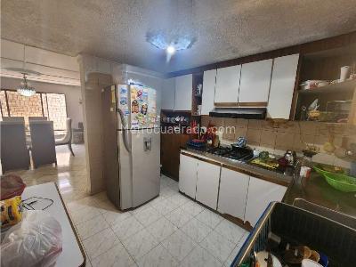 Casa de 5 alcobas en venta en Los Jobos, Barranquilla, 350 m² · foto 10 de 20