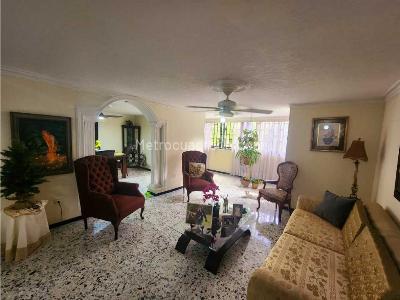 Apartamento de 3 alcobas en venta en Altos De Riomar, Barranquilla, 193 m² · foto 2 de 20