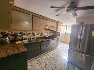 Apartamento de 3 alcobas en venta en Altos De Riomar, Barranquilla, 193 m² · foto 8 de 20