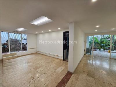 Casa de 4 alcobas en venta en Altos De Riomar, Barranquilla, 493 m² · foto 2 de 20