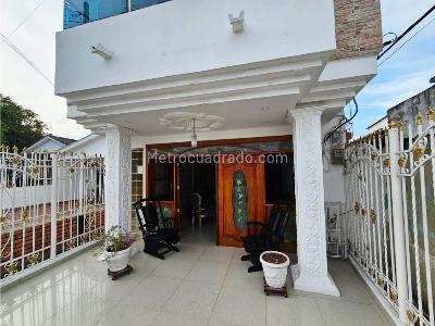 Casa de 5 alcobas en venta en Buena Esperanza, Barranquilla, 214 m² · foto 2 de 20