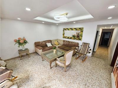 Casa de 5 alcobas en venta en Paraiso, Barranquilla, 239 m² · foto 2 de 20