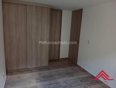 Apartamento de 2 alcobas en venta en El Poblado Loma Del Indio, Medellín, 77 m² · foto 13 de 20