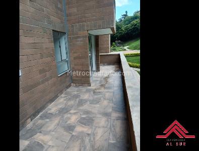 Apartamento de 2 alcobas en venta en El Poblado Loma Del Indio, Medellín, 77 m² · foto 3 de 20