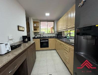 Casa de 3 alcobas en venta en Cumbres, Envigado, 243 m² · foto 12 de 17