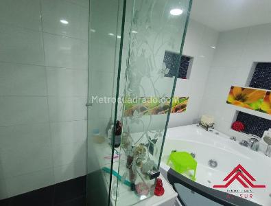 Apartamento de 2 alcobas en venta en El Poblado Loma Del Indio, Medellín, 67 m² · foto 14 de 18