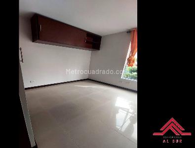 Apartamento de 3 alcobas en venta en Loma De San Julian, Medellín, 77 m² · foto 17 de 20