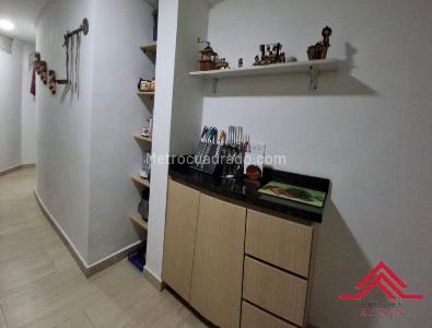 Apartamento de 2 alcobas en venta en El Poblado Loma Del Indio, Medellín, 55 m² · foto 8 de 11