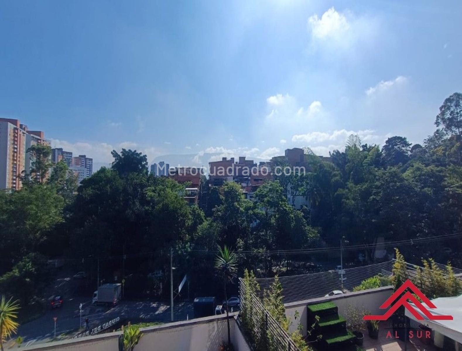 Apartamento de 1 habitación en venta en Loma de los Bernal, Medellín — imagen 1 de 20