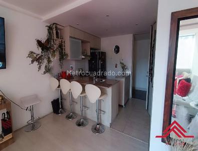 Apartamento en venta en Loma De Los Bernal, Medellín · foto 2 de 20