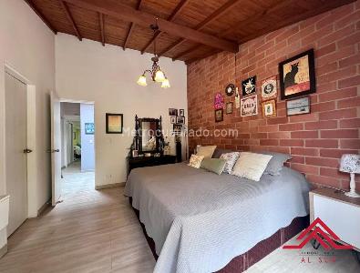 Casa de 3 alcobas en venta en Loma Del Barro, Envigado, 156 m² · foto 5 de 17