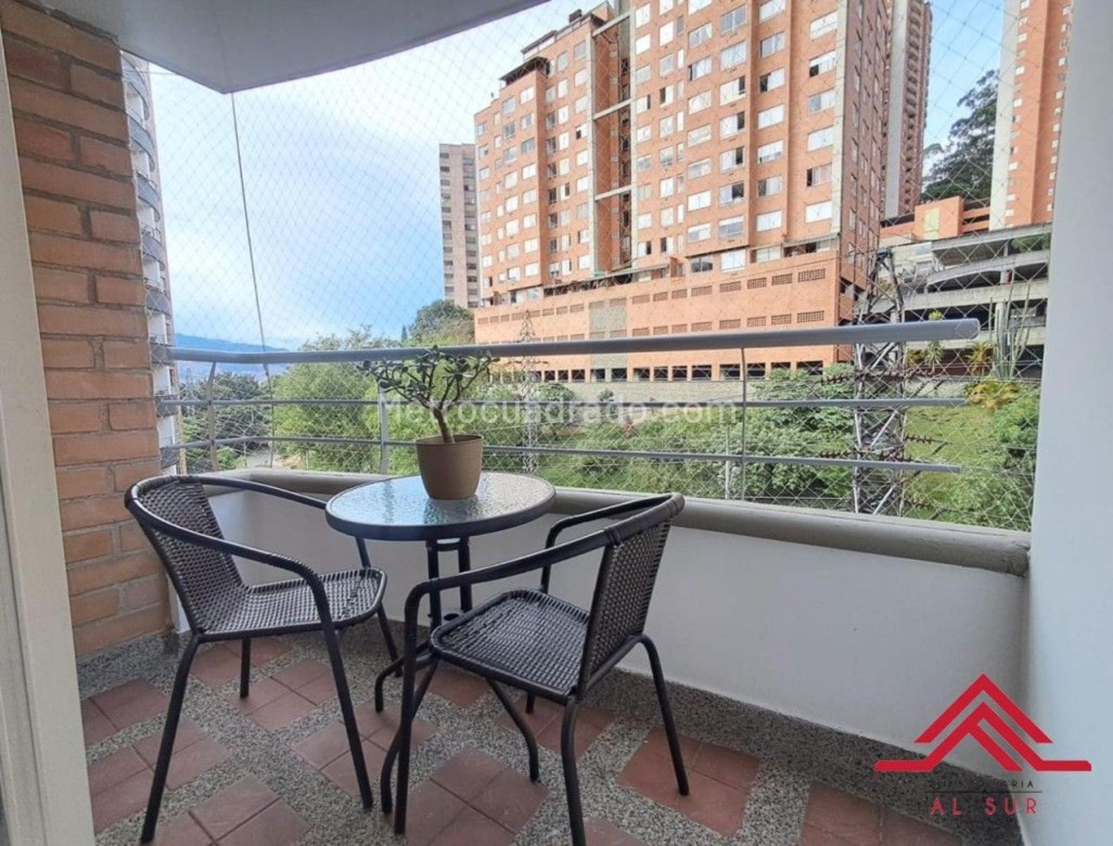 Apartamento de 2 habitaciones en venta en El Poblado Loma del Indio, Medellín — imagen 1 de 19