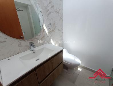 Casa de 4 alcobas en venta en Loma Del Chocho, Envigado, 225 m² · foto 17 de 20