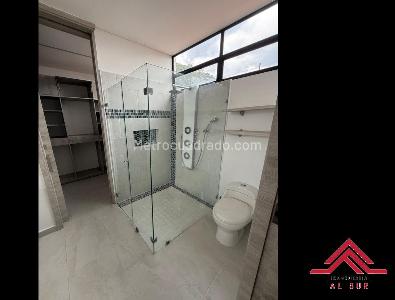 Casa de 4 alcobas en venta en Altos Del Poblado, Medellín, 940 m² · foto 10 de 20