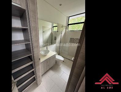 Casa de 4 alcobas en venta en Altos Del Poblado, Medellín, 940 m² · foto 12 de 20