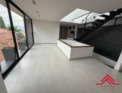 Casa de 4 alcobas en venta en Altos Del Poblado, Medellín, 940 m² · foto 8 de 20