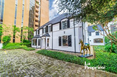 Casa de 5 alcobas en venta en Los Rosales, Bogotá, 617 m² · foto 3 de 20