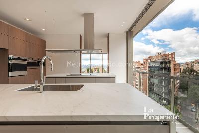 Apartamento de 3 alcobas en venta en Los Rosales, Bogotá, 274 m² · foto 12 de 20