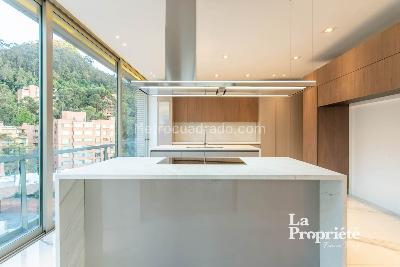 Apartamento de 3 alcobas en venta en Los Rosales, Bogotá, 274 m² · foto 15 de 20