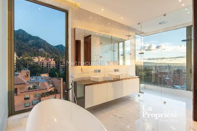 Apartamento de 3 alcobas en venta en Los Rosales, Bogotá, 274 m² · foto 18 de 20