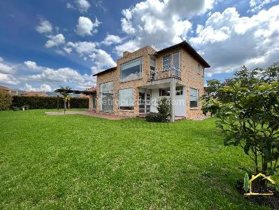 Casa de 3 alcobas en venta en Cajicá, 330 m² · foto 3 de 12