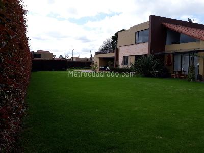 Casa de 4 alcobas en venta en Chía, 447 m² · foto 2 de 16