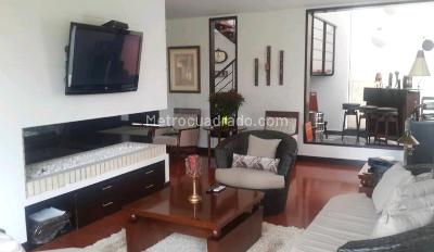 Casa de 4 alcobas en venta en Cajicá, 347 m² · foto 9 de 18