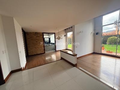 Casa de 4 alcobas en venta en Cajicá, 300 m² · foto 4 de 20