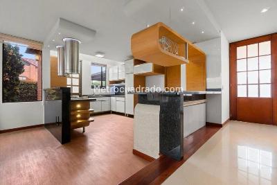 Casa de 3 alcobas en venta en Cajicá, 240 m² · foto 3 de 16