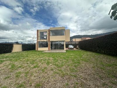 Casa de 3 alcobas en venta en Cajicá, 210 m² · foto 11 de 20