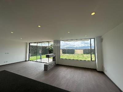 Casa de 3 alcobas en venta en Cajicá, 210 m² · foto 1 de 20