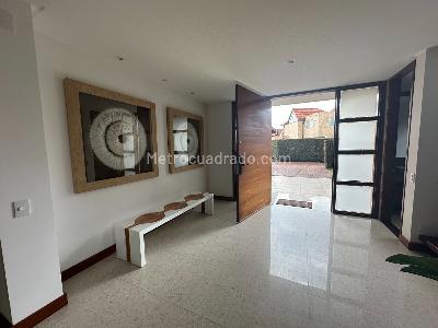 Casa de 3 alcobas en venta en Cajicá, 340 m² · foto 2 de 19