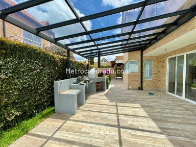 Casa de 4 alcobas en arriendo en Cajicá, 300 m² · foto 2 de 20
