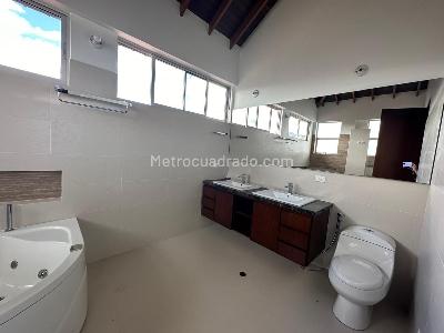 Casa de 5 alcobas en venta en Cajicá, 420 m² · foto 19 de 20