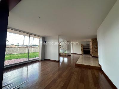 Casa de 5 alcobas en venta en Cajicá, 420 m² · foto 4 de 20