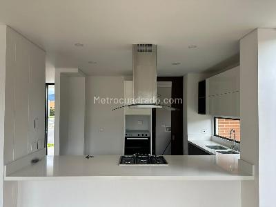 Casa de 4 alcobas en venta en Cajicá, 170 m² · foto 5 de 16