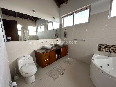Casa de 3 alcobas en venta en Cajicá, 300 m² · foto 18 de 19