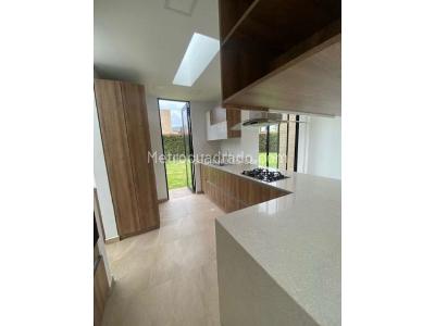 Casa de 3 alcobas en venta en Cajica, Cajicá, 400 m² · foto 2 de 20