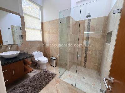 Casa de 4 alcobas en arriendo en Caminos De Chunugua, Cajicá, 340 m² · foto 10 de 20
