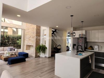Casa de 4 alcobas en venta en Cajica, Cajicá, 252 m² · foto 5 de 16