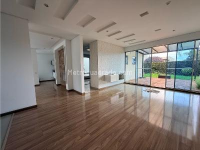 Casa de 3 alcobas en venta en Cajica, Cajicá, 214 m² · foto 2 de 20