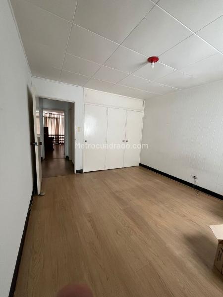 Casa en Venta, LAURELES, Medellín - Widok 4