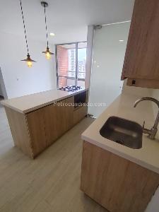 Apartamento de 2 alcobas en venta en Unidad Entre Hojas (Suramérica), Itagüí, 65 m² · foto 3 de 13