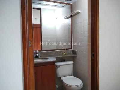 Apartamento de 2 alcobas en venta en Laureles Campestre, Medellín, 59 m² · foto 12 de 19
