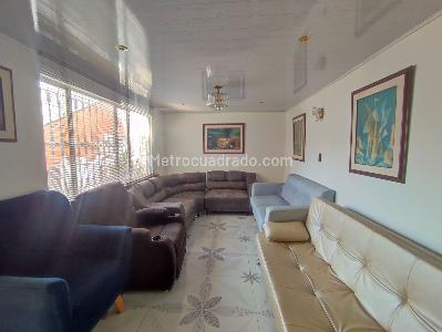 Casa de 5 alcobas en venta en Nuevo Kennedy, Bogotá, 111 m² · foto 2 de 20