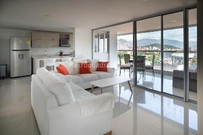 Apartamento de 3 alcobas en venta en Laureles, Medellín, 180 m² · foto 2 de 20